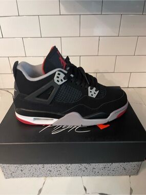 Men’s Retro 4 Bred Size 6.5.